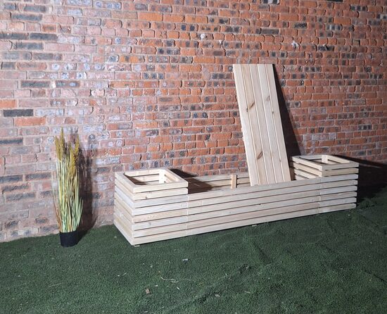 Koka soliņš ar puķu kastēm – pieejams uzreiz!